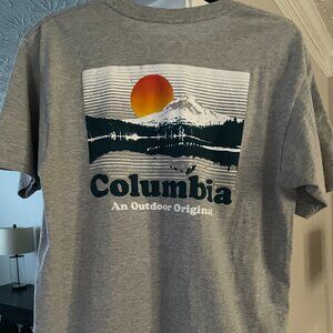 Men's Large Gray Short Sleeve Columbia T-Shirt
